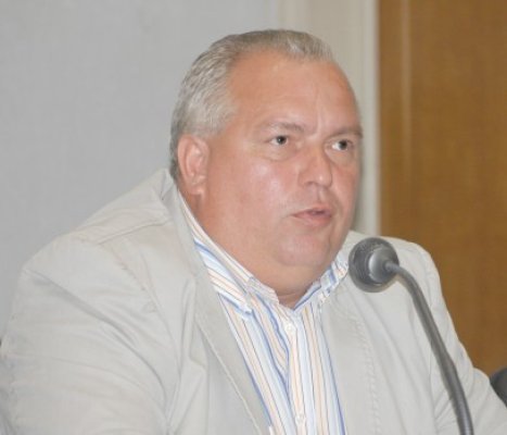 Constantinescu, sabotat de consilierii PDL